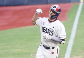'This is shocking' The No. 1 draft pick revealed he seriously considered his baseball career path, saying, "It was tough. I want to surpass senior Park Geon-woo..."