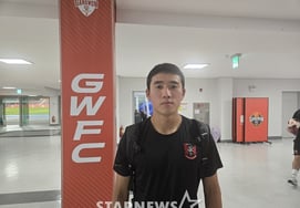 [Gangneung On-site Interview] The Redhead’s Sincerity Resonated, Turning Doubts About the Coach into Praise with a Professional Debut Goal... Sung Ye-geon: "I Fit Well with Bucheon"