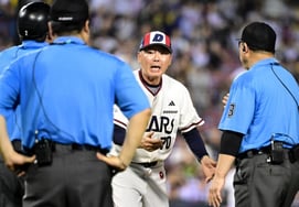 'Chaos' at Jamsil: Why the 'Fierce Protest' in the Bottom of the 11th Inning After the Game Was Over? Did Doosan Manager Kim Won-hyung Rush Out of the Dugout? [Jamsil On-Site]