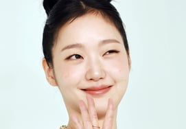 From Lee Sang to Lee Dong-wook... The entire universe smiles as Kim Go-eun takes the Grand Prize [Star Issue]