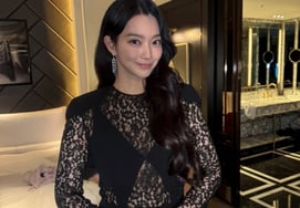 Kim Woo-bin's honey-dripping gaze had a reason..Shin Min-a, stunning beauty that draws admiration