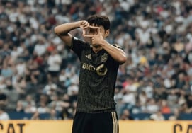 Son Heung-min engañó a los defensores y también desestabilizó al portero japonés... ¡explosión de cuatro goles consecutivos en la liga! El empate 1-1 del LAFC llegó gracias al gol de igualación de Müller.