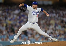 'Shock' KBO-born pitcher's emotional return to MLB—only to face release within a single day... What exactly happened?