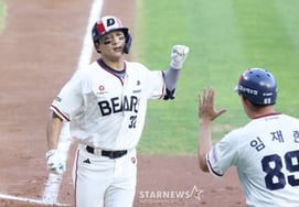 And "Look at the fighting spirit to start three consecutive games in this heatwave!" There will be no fourth consecutive start! Doosan's manager made it clear... Kim Daehan suddenly placed as leadoff 'LG reveals starting lineup'