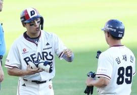 [フォト] キム・デハン「次は渡します」'