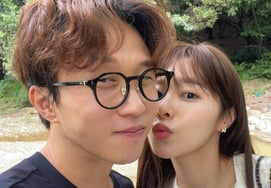 'Park Seong-gwang's divorced wife' Lee Sol-i says, "All that remains is parting"... A sorrowful confession of her state of mind