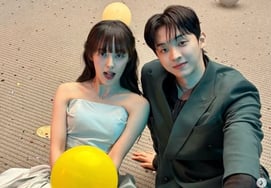 '結婚11ヶ月で離婚' キム・ボラ、再び着たドレス..「深刻なほどたくさん笑っている」