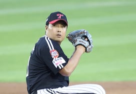 Матч между «Дусан Беарс» и «ЛГ Твинс» в рамках Лиги KBO 2026 года, спонсируемой Shinhan SOL, состоялся 2-го числа на стадионе Чамсил в Сеуле.