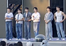 オン&オフ、デビュー9周年記念バスキングを成功裏に終了.."フューズにいつも感謝"