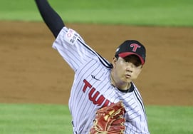 Look at LG's 28-year-old 'this pitcher'... He possesses the ability to operate a game with intelligence [Kim In-sik's One Word]