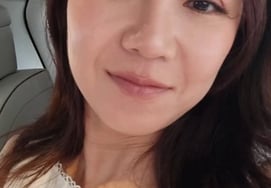 Jung Jun-won, transcending the noise... Gong Hyo-jin captured with a Buddha-like smile