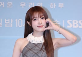 'I Confessed My Battle with Pediatric Cancer,' Choi Ye-na: "My Parents Sold Gimbap to Pay Hospital Bills" [★BamTV]