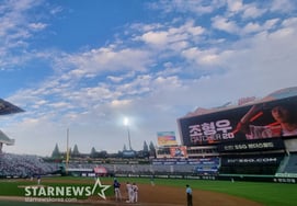 [Anuncio oficial] El béisbol profesional se detiene por el calor extremo: se cancelan de forma sorpresiva dos partidos en Jamsil y Gwangju. ¿Qué pasará con Daegu, Sajik y Moonhak? Esto genera gran curiosidad.
