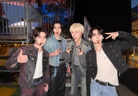 WayV làm nóng bỏng các địa danh nổi tiếng của New York.. Xuất hiện tại 'SummerStage' gây chú ý
