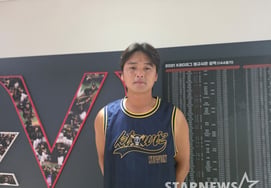 "I still have plenty of stamina left because I haven't been doing well recently." KT's inaugural hold king, who hit an ERA floor of 8.39, has cheerfully returned [Interview]