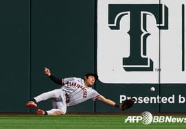 Lee Jung-hoo's colossal error: 'Expected batting average 0.190' — he missed a hit... SF lost in extra innings with a walk-off defeat despite '4G consecutive hits' [SF Review]