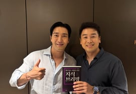 チェ・シウォン、キム・ジンアンカーの本推薦後の政治的色彩論争の立場..ハン・ジョンス「危ないね」 [スター・イシュー]