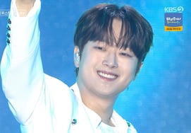 「万能」イ·チャンウォン、ボリョン泥祭り K-POP SUPER LIVEで爽やかなボーカル→MCとしても活躍