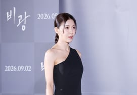 ハジウォン、オールブラックで一歩前進 [★フォト]