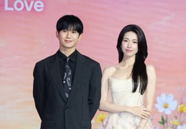 Jung Hae-in and Ha-young: A "Perfect Couple" [★Photos]