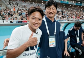 [Photo] 'Coach Jeong Jeong-yong and a thumbs-up' Lee Seung-woo