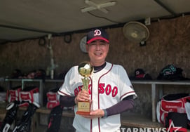 '13 games, 13 wins' — they win if they reach the finals! Daesung High School Coach Jung Yun-jin, holding the Presidential Cup for the first time in 17 years, aims to conquer Asia. "This time, we will defeat Taiwan and win the gold medal." [Interview]