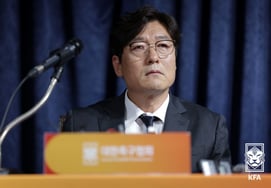 'How can one be this cowardly?' Lee Im-saeng, who suddenly appeared after the hearing concluded