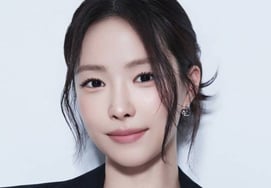 'Manager Kim' Son Na-eun on Apink: "Precious Memories... I Cheer as a Fan" [★FULL Interview]