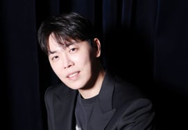 'Jefe Kim', Lee Dong-ha: "So Ji-sub, quien me dio el centro, es un verdadero actor" [Entrevista completa]