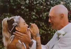 Angelina Jolie’s biological brother, marriage ends after just 15 days → comes out as gay.. ex-wife: “My partner” offers support [★Hollywood]