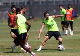 Lee Kang-in, Possible Exclusion from Starting Lineup vs. Manchester City: "Included in 'Substitute Squad' During Training for Manchester City Match"