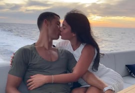 Tras 10 años de convivencia, Ronaldo finalmente celebra la boda del siglo... Georgina, con un anillo de 5.700 millones de wones: «La vendedora de Gucci se convirtió en una señora multimillonaria de 1 billón de wones»