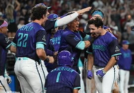 ¡Otra derrota! Los Dodgers se hunden en una profunda crisis de siete derrotas consecutivas → A pesar del gran desempeño de Sasaki, caen ante Arizona por un 'blown save' de Díaz