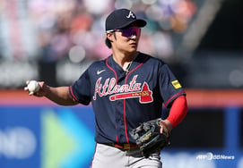 The reason behind Atlanta's refusal to give up on Kim Ha-seong revealed! "Despite a massive $28.2 million salary, the team trusts his past performance; his defense continues to receive high praise."