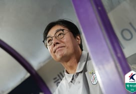 'Victory after 10 games → Second consecutive two-game winning streak of the season'... Coach Hwang Sun-hong confesses, "I felt deeply sorry" [Anyang]