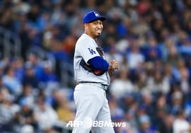 'X頑固なのか' 衝撃の7連敗にもかかわらず、クローザー交代なし、なぜ？ 指揮官が直接口を開いた