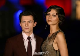 Том Холланд ♥ Зендея: торжественная вечеринка по случаю свадьбы.. Тимоти Шаламе и Рода Дьюз в полном составе [World Star Issue]