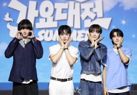 Amp "Posea de forma tierna" [★Fotos]
