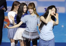 Baby Don't Cry 'Cute Fan Service' [★Photo]
