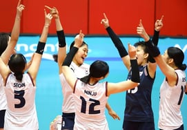 Once again, the little Kim Yeon-kung! Son Seo-yeon unleashes a barrage of 23 points... U-17 women's volleyball team defeats Italy for an unstoppable third consecutive victory, securing first place in Group D.