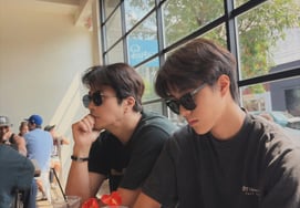 'Mrs. New Jersey' Son Tae-young's husband Kwon Sang-woo, showing off his physique while playing soccer with son Luk-hee: "I can't keep up anymore"