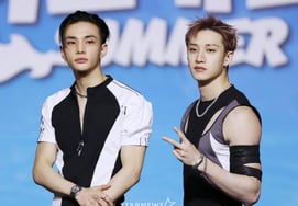Stray Kids Hyunjin and Bang Chan: 'Overwhelming Visuals' [★Photo]
