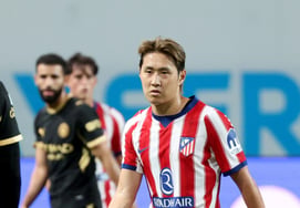 "Unprecedented special treatment" Lee Kang-in holds signing ceremony in front of over 50,000 Korean fans [Seoul Olympic Stadium]