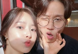 'Isol-i♥' Park Sung-kwang, Pet Dog Kwang-bok's Health Update: "From Heart Disease Treatment to Hospital Room Recovery" — Now Adapting to Oxygen Chamber [Star Issue]