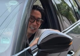 "They say late winds are scary"... Singer Jung Jae-hyung, 56, spotted as a late-blooming driver