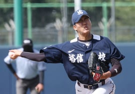 [Photo] Kim Si-woo, throwing with all his might