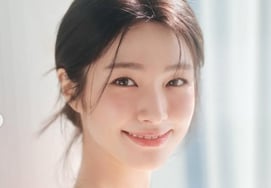 'Great-grandfather accused of pro-Japanese collaboration' controversy: Ha Young remains silent... Fans also announce 'stop-loss selling' [Star Issue]