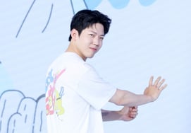 Do-won, Best Driver Pose [★Photo]