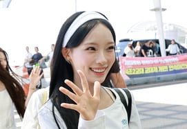 Rescene Won mỉm cười rạng rỡ [★ẢNH]
