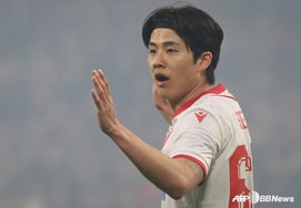 「ソル・ヨンウはあまりにも消極的で、攻撃支援ができなかった」" 現地の酷評··· ズベズダもUCLで衝撃の敗退